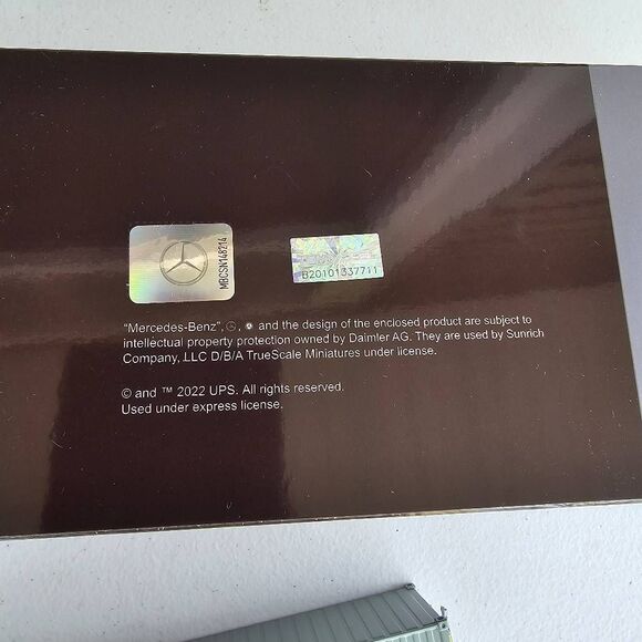 Mini GT 1:64 Mercedes-Benz Actros UPS Europe w/ 40ft Container MGT00705L - Picture 11 of 11